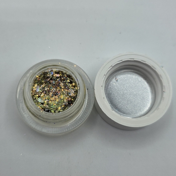 Colourpop Hopeless Romantic Glitterally Obsessed Body Glitter - Picture 3 of 3